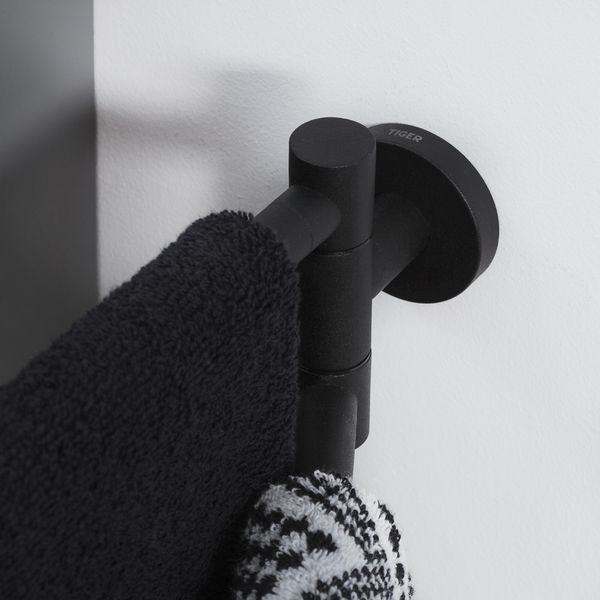 Boston håndklestang svingbar matt sort